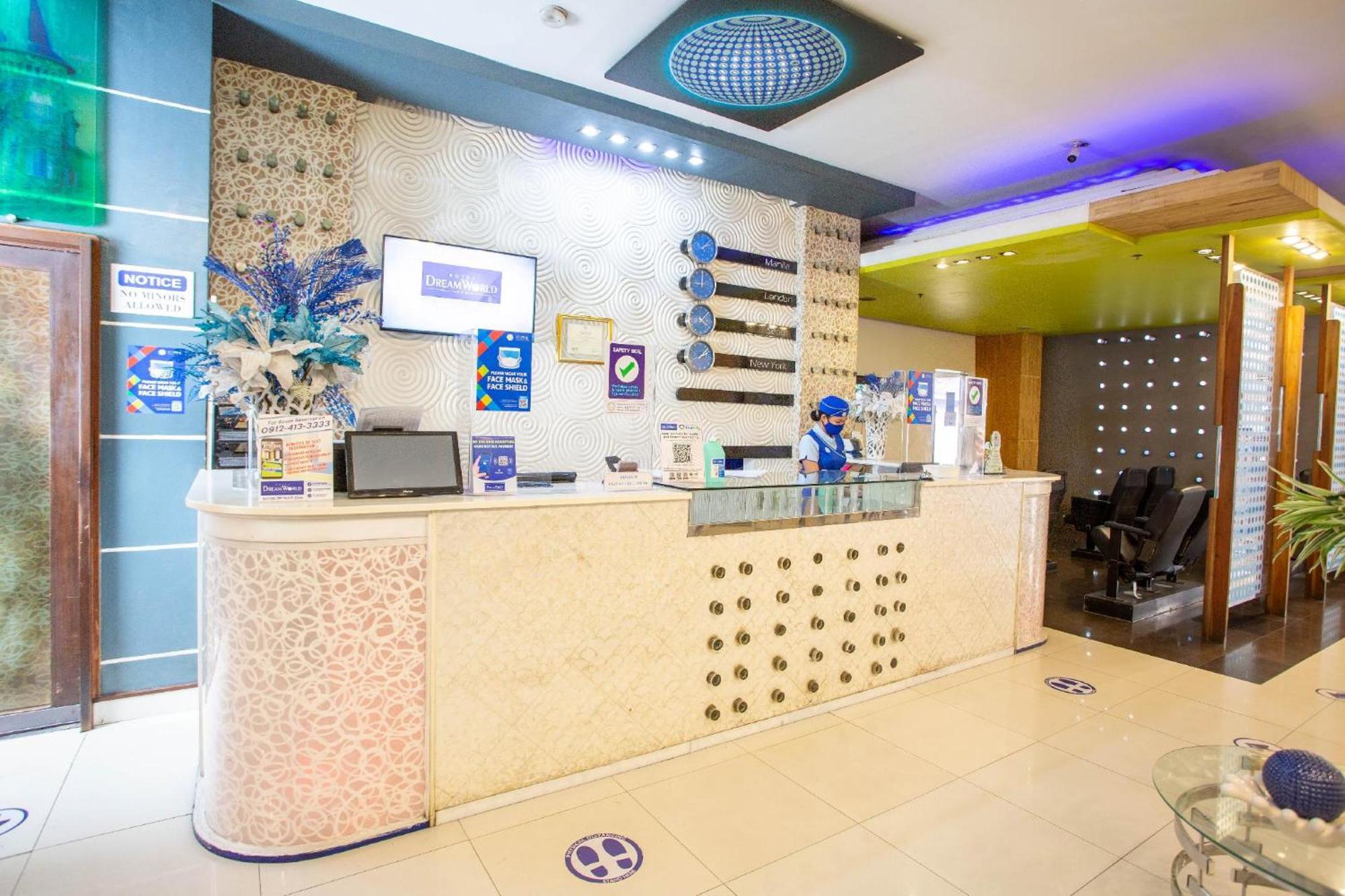 Hotel Dreamworld North Edsa Quezon City Exteriör bild